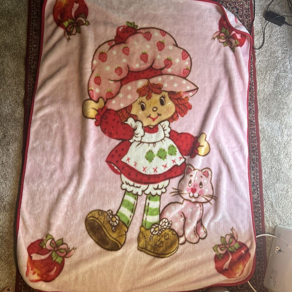 Vintage 2003 Strawberry Shortcake Fleece Blanket Y2K